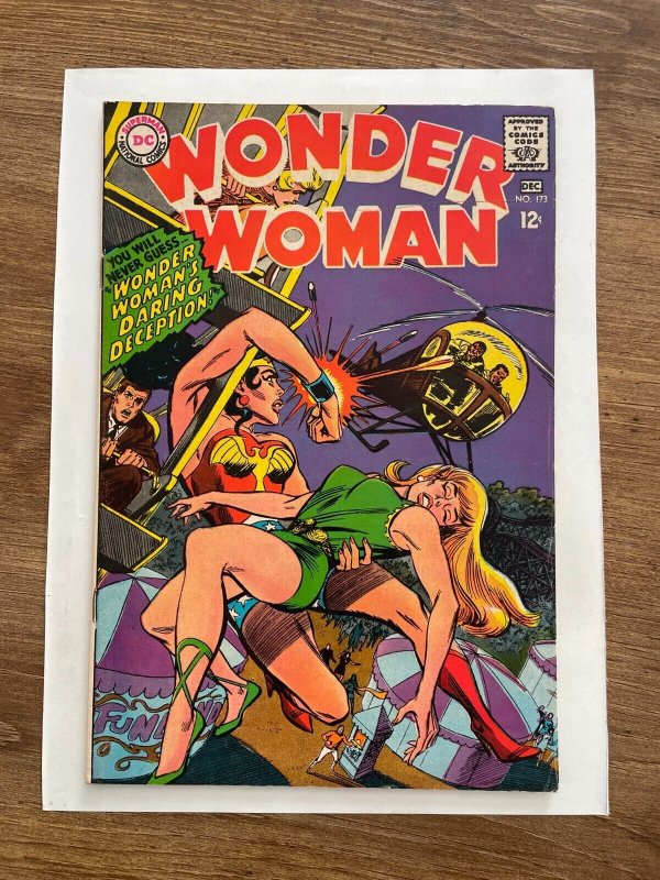 Wonder Woman #173 (DC Comics, 2001), raw comic book in VF condition — front cover