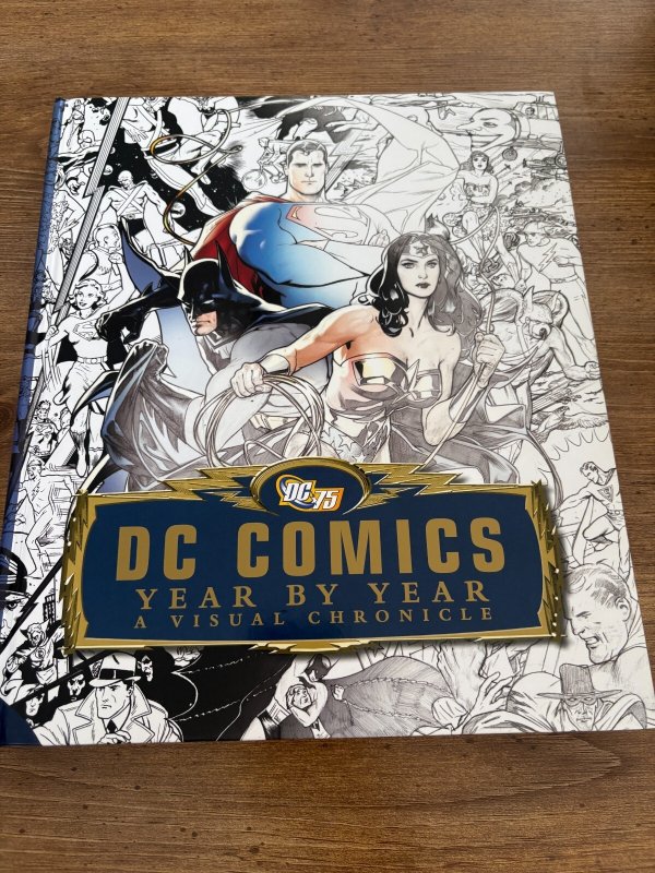 Year by Year a Visual Chronicle Hardcover Book W/Slipcase #1 (DC Comics), raw, ungraded comic book — front cover
