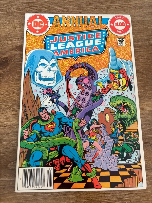 Justice League of America Annual #1 (DC Comics), raw comic book in NM condition — front cover