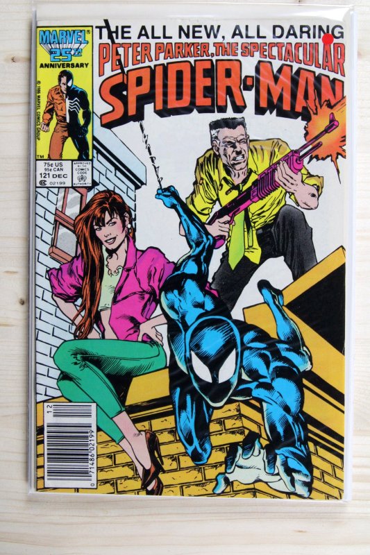 Peter Parker, the Spectacular Spider-Man #121 (Marvel Comics, 1986), raw comic book in FN/VF 7.0 condition — front cover