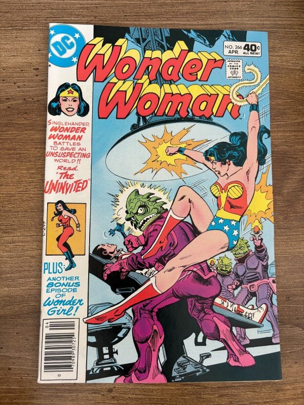 Wonder Woman #266 (DC Comics), raw comic book in NM- condition — front cover