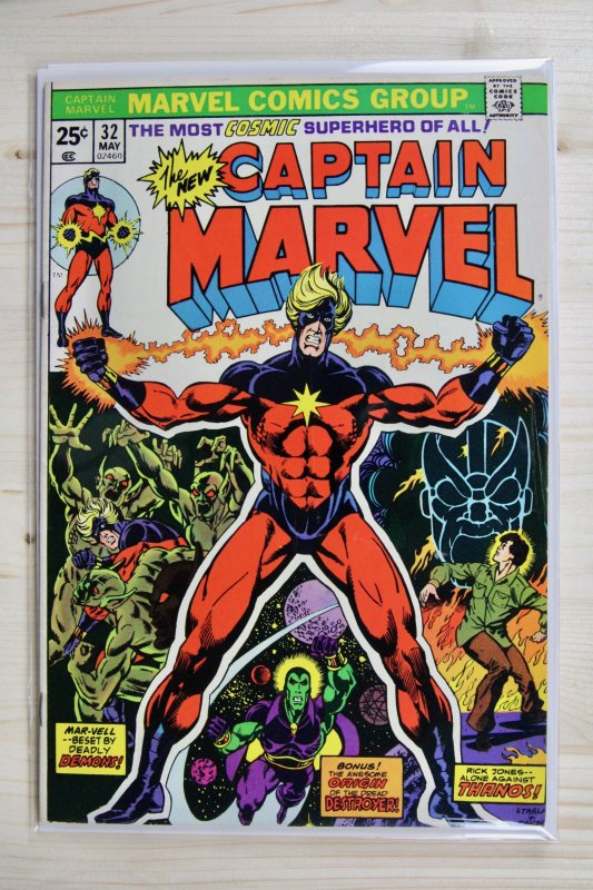 Captain Marvel #32 (Marvel Comics, 1974), raw comic book in VF/NM 9.0 condition — front cover