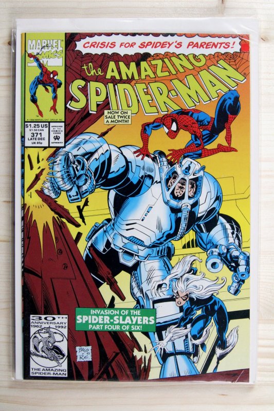 The Amazing Spider-Man #371 (Marvel Comics, 1992), raw comic book in VF+ 8.5 condition — front cover