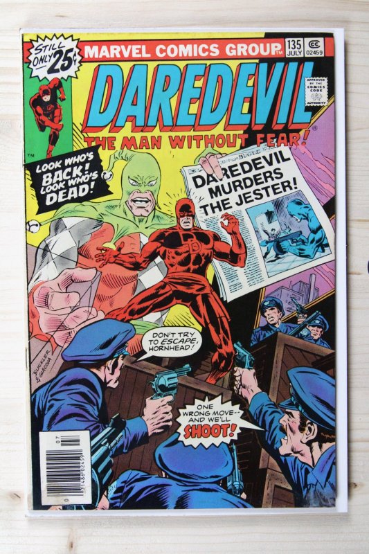 Daredevil #135 (Marvel Comics, 1976), raw comic book in FN- 5.5 condition — front cover