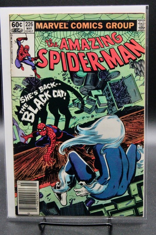 The Amazing Spider-Man #226 (Marvel Comics, 1982), raw comic book in FN/VF condition — front cover