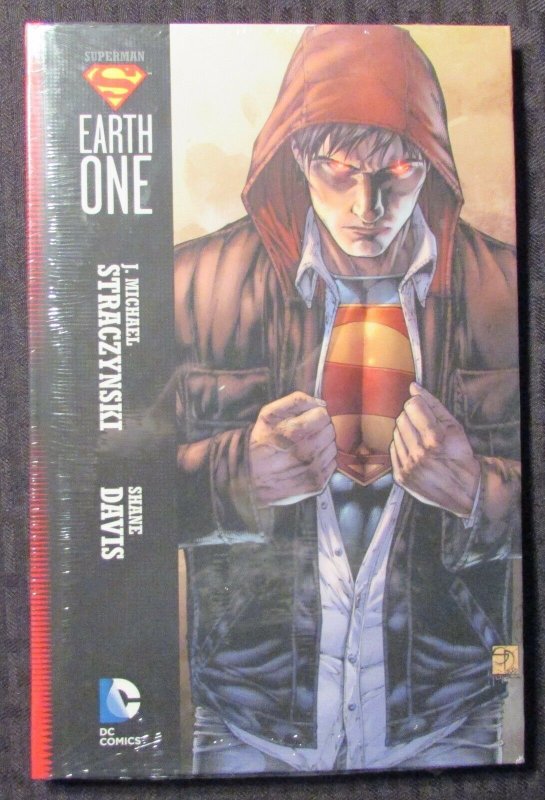 2013 Superman Earth One by Straczynski & Davis HC Sealed DC Comics (DC Comics, 2013), raw, ungraded comic book — front cover