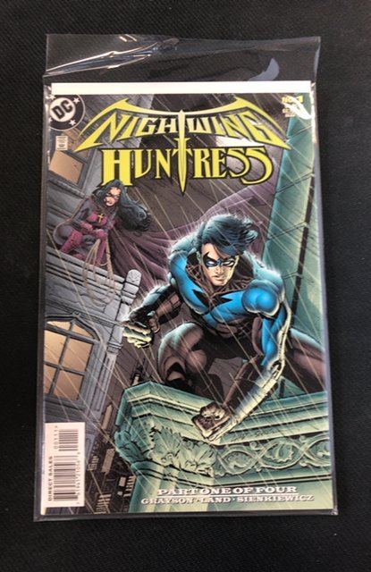 Nightwing and Huntress #1 (1998), raw, ungraded comic book — front cover