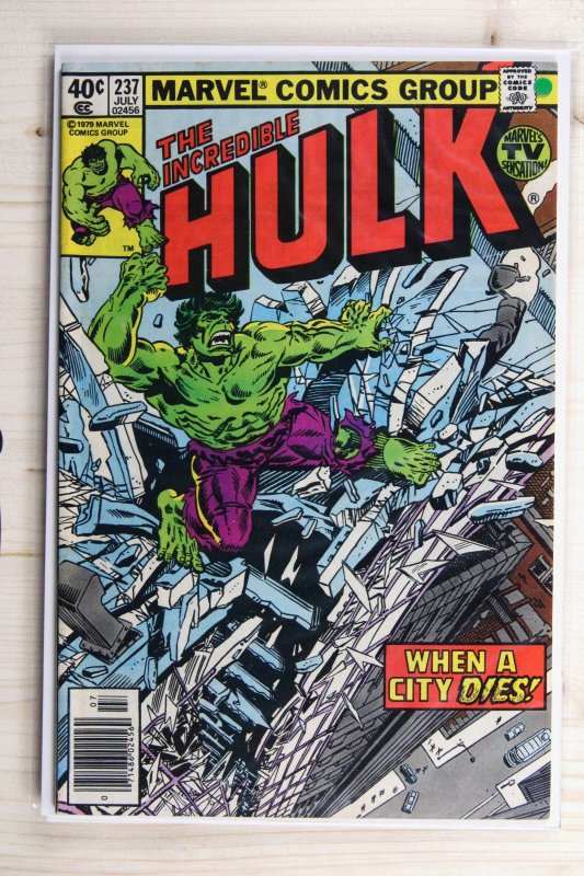 The Incredible Hulk #237 (Marvel Comics, 1979), raw comic book in VF+ 8.5 condition — front cover