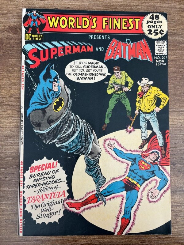 World's Finest Comics #207 (DC Comics), raw comic book in VF/NM condition — front cover