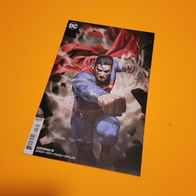 2020 Superman 18 B Clark Kent Reveal? Bendis Ivan Reis Skan Variant NM- (2020), raw comic book in NM- condition — front cover