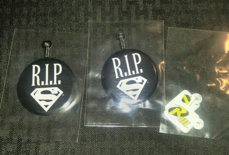 1992 R.I.P. Superman & Robin III Tab Pin Pinback Promo LOT of 4 VF+ 8.5 (1992), raw comic book in VF+ 8.5 condition — front cover