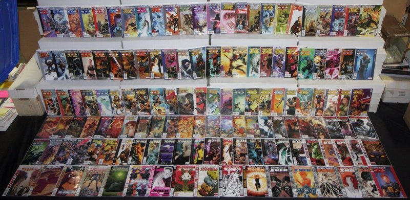 Modern Marvel Ultimate X-Men 137pc High Grade Comic Lot 9.0OB Wolverine Gambit (Marvel Comics), raw comic book in 9.0 condition — front cover