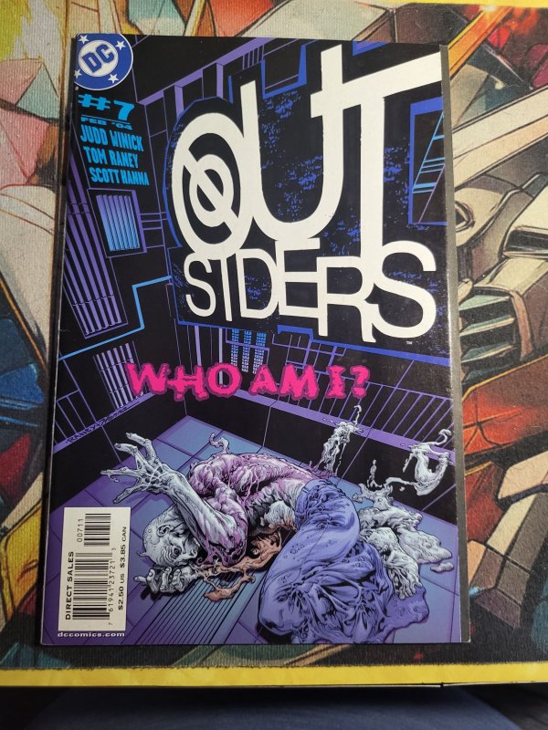 Outsiders #7 (2004), raw, ungraded comic book — front cover