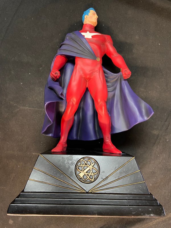 Astro City Samaritan Statue Sculpt by Randy Bowen Mib 304/1000, raw, ungraded comic book — front cover