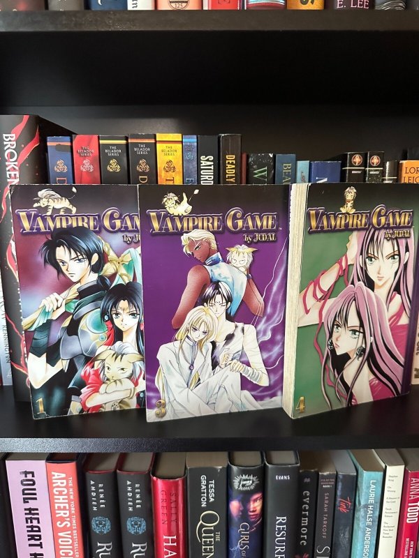 *TokyoPop* Vampire Game Manga #1,3 &4, raw, ungraded comic book — front cover
