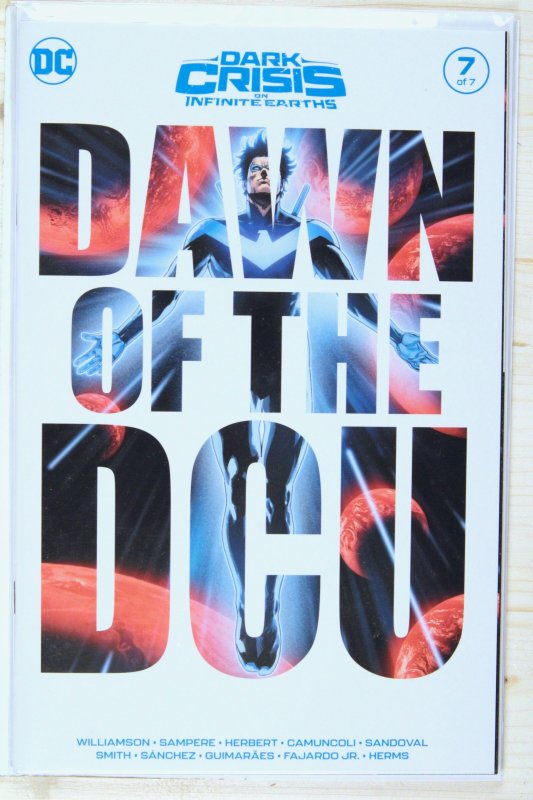 Dark Crisis on Infinite Earths #7 (DC Comics, 2022), raw comic book in NM+ 9.6 condition — front cover
