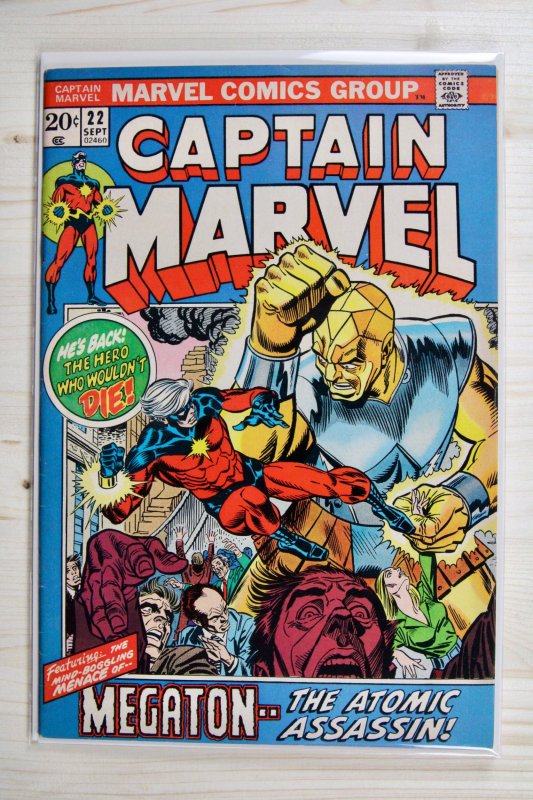 Captain Marvel #22 (Marvel Comics, 1972), raw comic book in VF- 7.5 condition — front cover