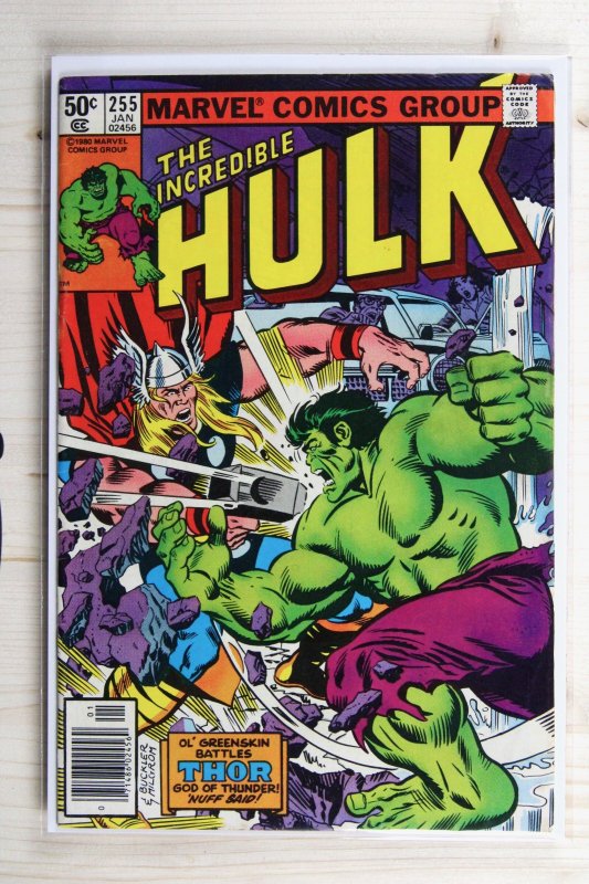 The Incredible Hulk #255 (Marvel Comics, 1981), raw comic book in VF+ 8.5 condition — front cover