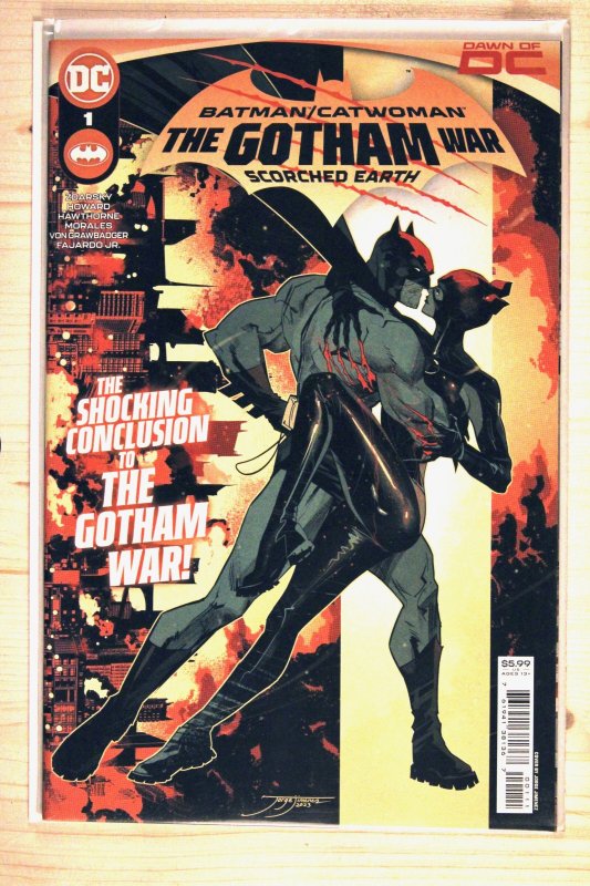 Batman/Catwoman: The Gotham War: Scorched Earth #1 (DC Comics, 2023), raw comic book in NM+ 9.6 condition — front cover