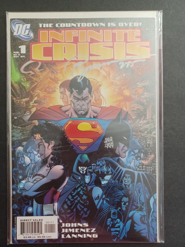 Infinite Crisis #1 (DC Comics, 2005), raw comic book in NM condition — front cover