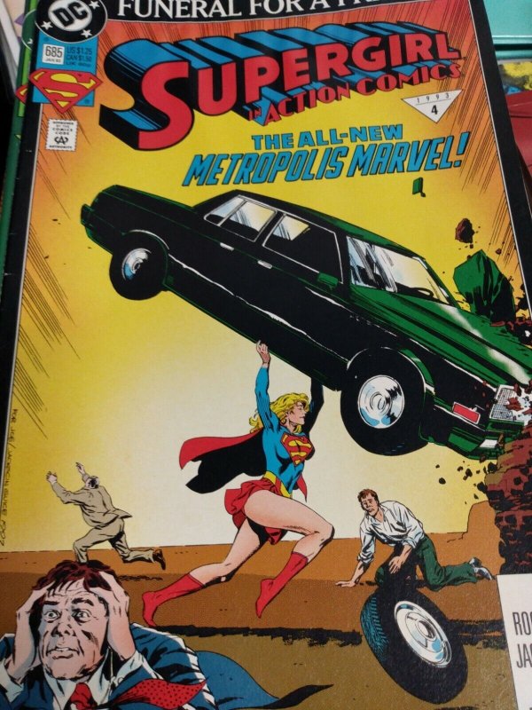 Lot of 50 Superman Action Comics F-NM Priority Mail Included 685 689 700, raw comic book in NM condition — front cover