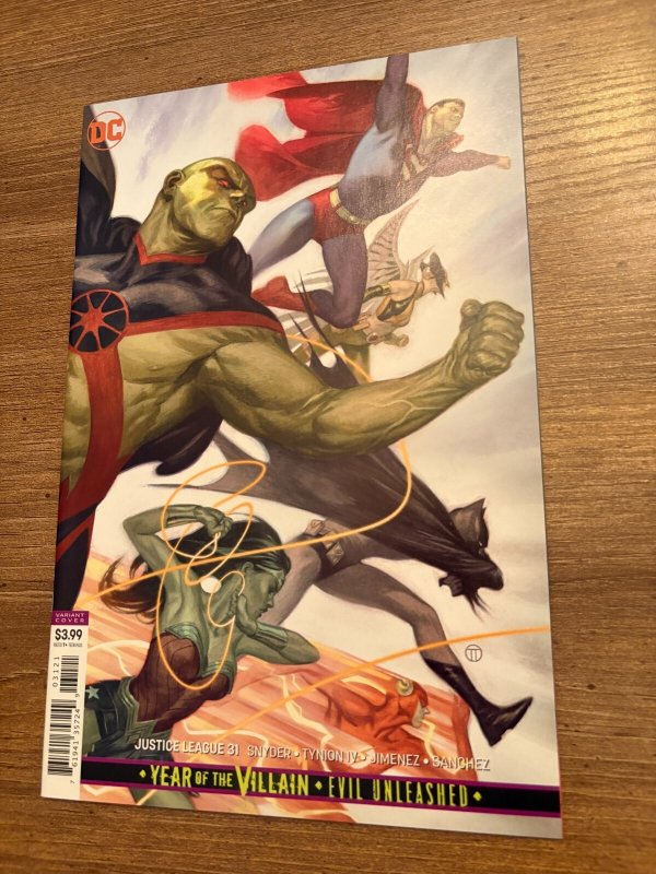 Justice League #31 (DC Comics, 2014), raw comic book in NM condition — front cover