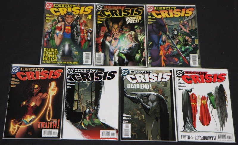 Modern DC Identity Crisis 7pc High Grade Comic Lot JLA Batman Superman Flash (DC Comics), raw, ungraded comic book — front cover