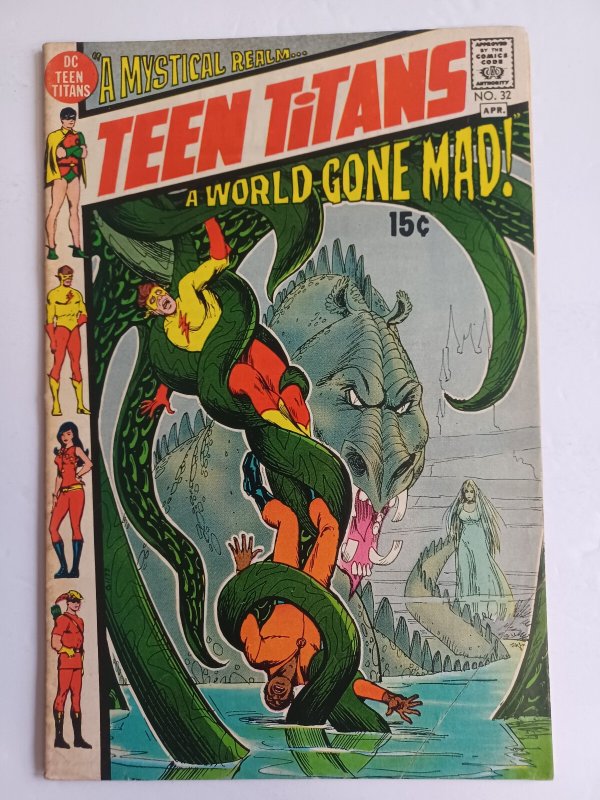 Teen Titans #32 - 1971 - VG+ (DC Comics, 1971), raw comic book in VG+ condition — front cover