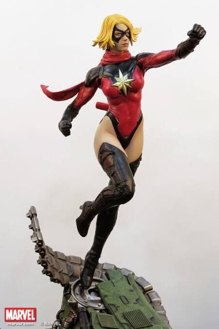 XM Studios Ms Marvel, 1/4 Scale Statue (Comic Version), US Seller, Low #67, raw, ungraded comic book — front cover