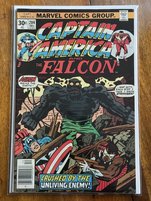 Captain America #204 (Marvel Comics, 1976), raw comic book in FN/VF 7.0 condition — front cover