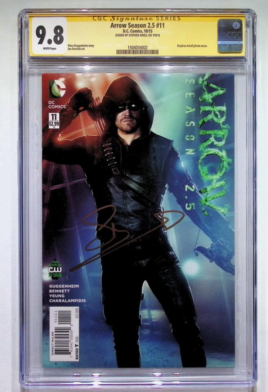 Arrow: Season 2.5 #11 (DC Comics, 2015), CGC graded comic book, Signature Series label — front cover in its holder