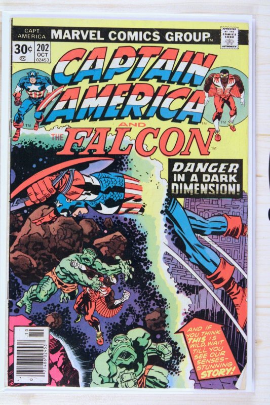 Captain America #202 (Marvel Comics, 1976), raw comic book in FN 6.0 condition — front cover