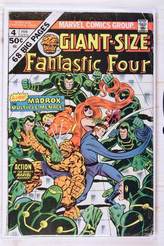 Giant-Size Fantastic Four #4 (Marvel Comics, 1975), raw comic book in VG- 3.5 condition — front cover