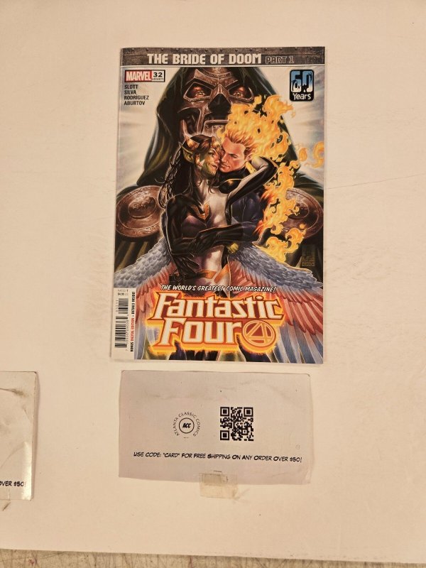 Fantastic Four #32 (Marvel Comics), raw comic book in NM condition — front cover