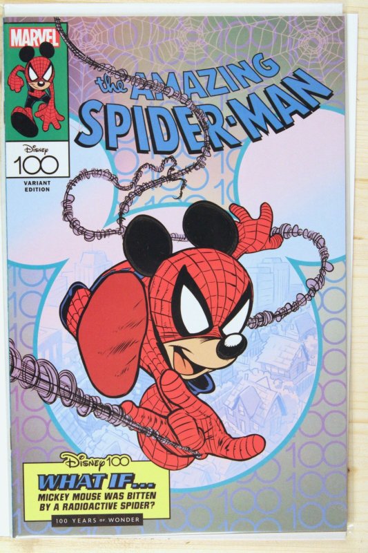 The Amazing Spider-Man – Marvel (2023) 9.6 NM+ Disney 100 Variant ASM300 Homage (Marvel Comics, 2023), raw comic book in NM+ 9.6 condition — front cover