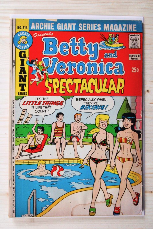 Archie Giant Series Magazine #214 (Archie Comics, 1973), raw comic book in VG 4.0 condition — front cover