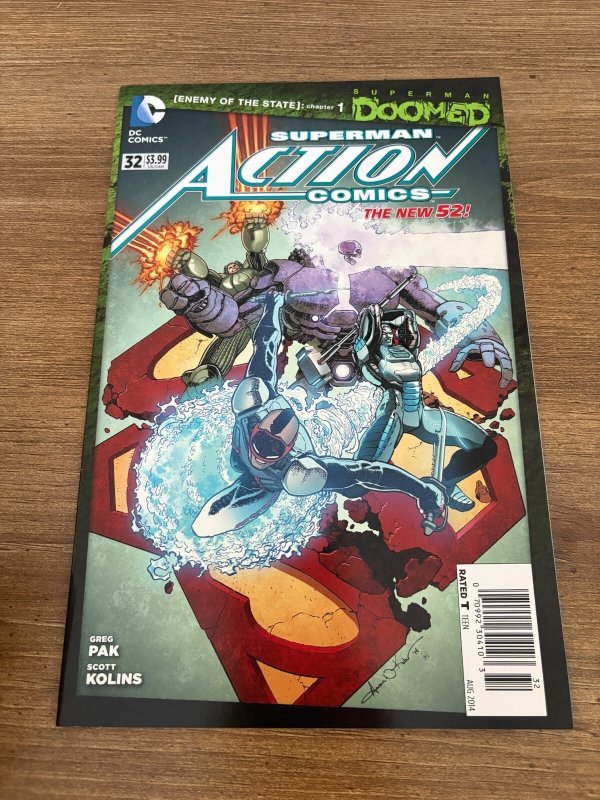 Superman Action Comics #32 (DC Comics), raw comic book in NM condition — front cover