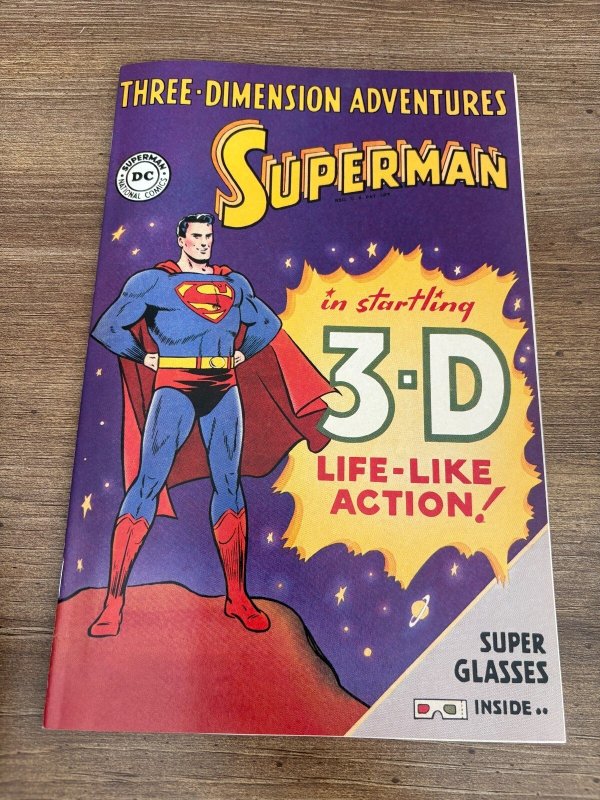 Superman Three Dimension Adventures #1 (DC Comics), raw comic book in NM condition — front cover