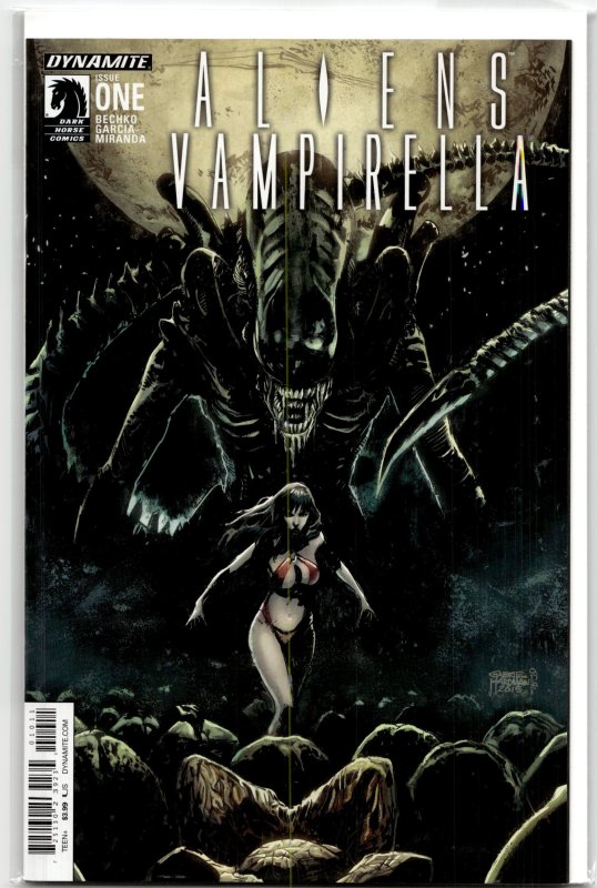 Aliens/Vampirella #1 (Dynamite Entertainment, 2015), raw, ungraded comic book — front cover