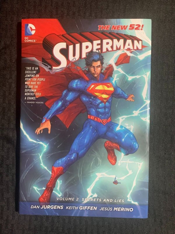 2013 Superman Volume 2 Secrets and Lies Hc/dj Vf+/vf 1st DC Comics (DC Comics, 2013), raw comic book in VF+ condition — front cover
