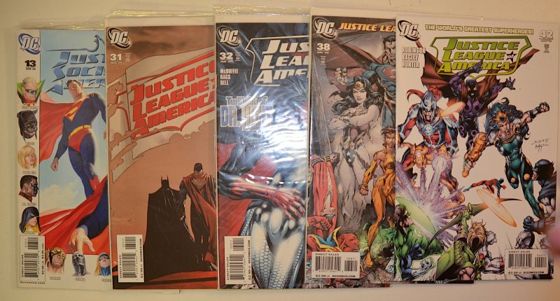 Mixed Lot of 5 #Justice Society 13, America 31, 32, 38, 42 DC (2008) Comics (DC Comics, 2008), raw, ungraded comic book — front cover