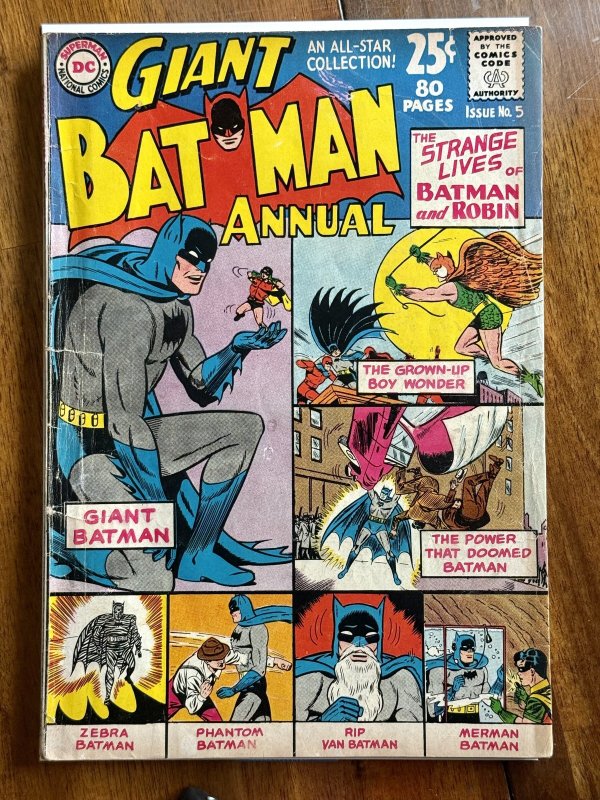 Giant Batman Annual #5 (DC Comics, 1961), raw comic book in VG+ 4.5 condition — front cover