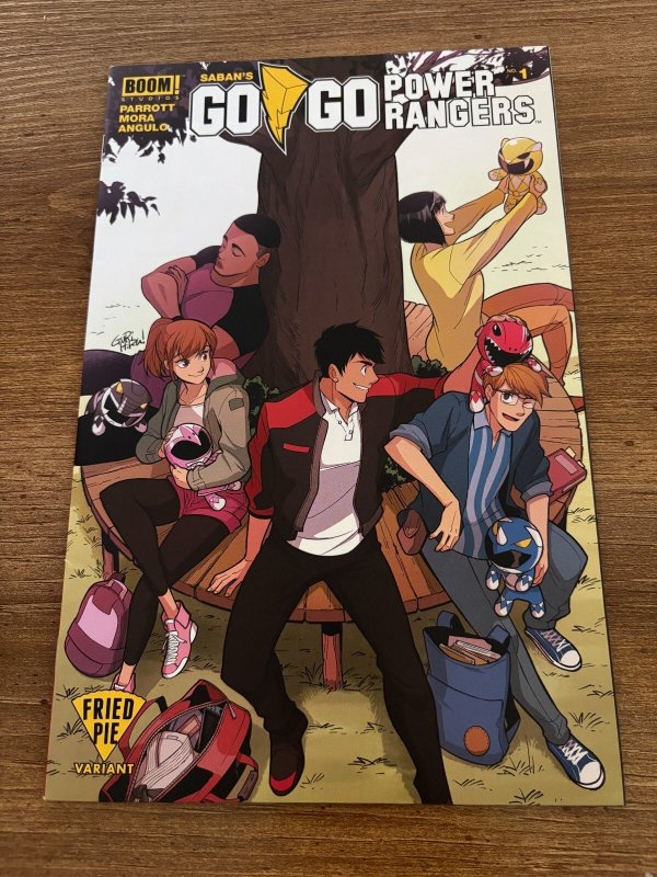 Go Go Power Rangers #1 (Boom! Studios), raw comic book in NM condition — front cover