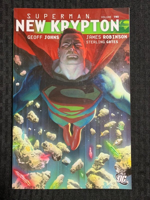 2009 Superman New Krypton Volume 2 SC TPB VF 8.0 1st Print DC Comics (DC Comics, 2009), raw comic book in VF 8.0 condition — front cover