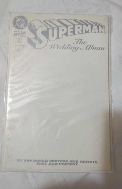 Superman : The Wedding Album Embossed Card Cover (1996) Superman (1996), raw, ungraded comic book — front cover