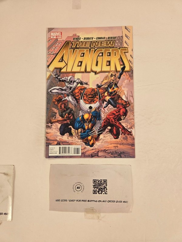 New Avengers #17 (Marvel Comics), raw comic book in NM condition — front cover